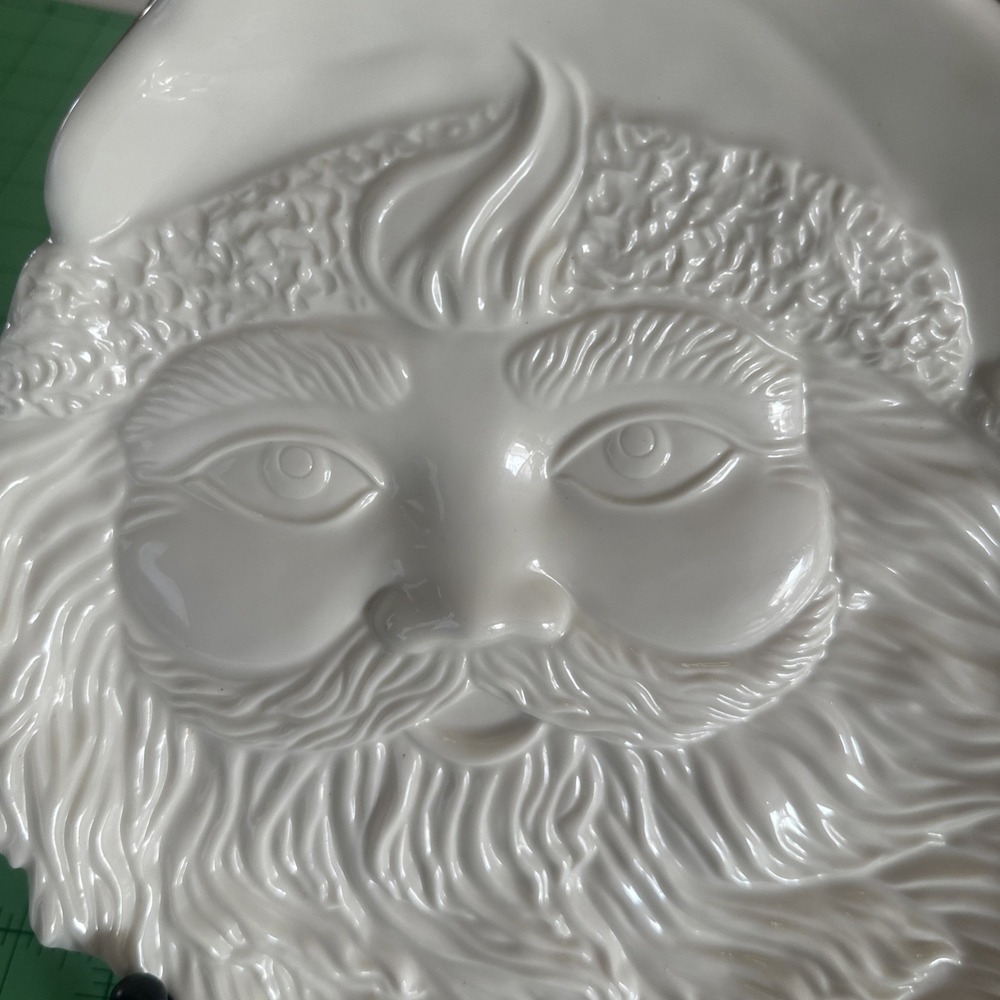 MIKASA Santa Head plate Off white with gold band - Picture 2 of 4